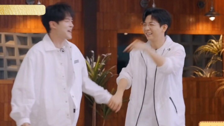 付辛博复刻胡夏跳舞