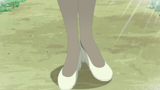 "Sister's black silk legs are so beautiful~"