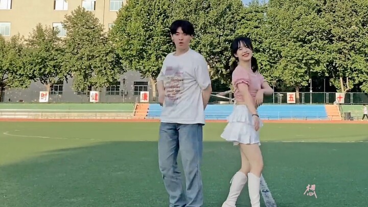 Blue sky and white clouds playground, whose youth is this, super sweet duet dance "Insomnia Flight" 
