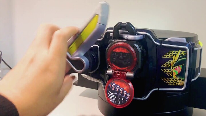 Use it to transform and reduce the combat power by 1000%! Kamen Rider armor Wuxiu card lock seed