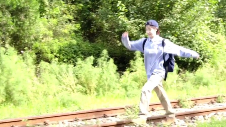 Even IU’s running has an ethereal, fairy-like aura.