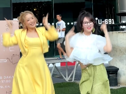 【Li Zixuan】Woohoo!!! Koleksi lemon dan apel! (Kami tidak membahas pakaiannya, tapi lumayan bagus.)