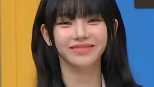 Zha voted for the member with the best natural look in the team, and only Kim Dong‑il, who was injur