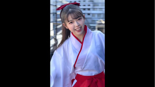 Cô gái Sakura diện trang phục mới