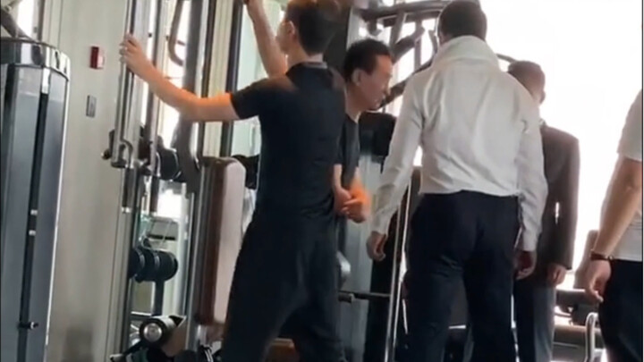 Sự nghiêm khắc với bản thân của Vương Kiện Lâm rốt cuộc có mức độ nào đến nỗi khó gần như vậy? Một p