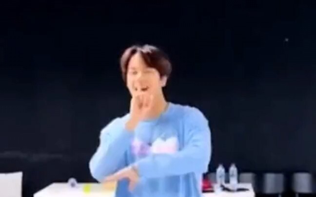 【Nanon Korapat】Knock Knock Dance - More Complete Version (Nanon Focus) I just love Huang Leyong's la