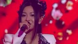 Mai Kuraki came to China to sing "The Detective Song" on a show
