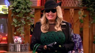 [2 Broke Girls] หญิงม่ายของหัวหน้ามาเฟีย--Sophie Kachinsky