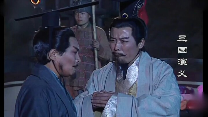 Seluruh pasukan memohon, terutama permohonan Zhang Fei—seolah-olah kalau kamu benar-benar serius, di