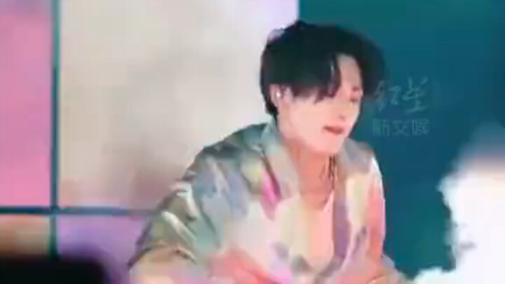 ไม่มีไอดอลคนไหนหนีพ้นชะตากรรมที่จะถูกแม่แฟนคลับอบรมสั่งสอนไปตลอดชีวิตได้ ชัดเจนเลยว่าเป็นลูกแสบของแม