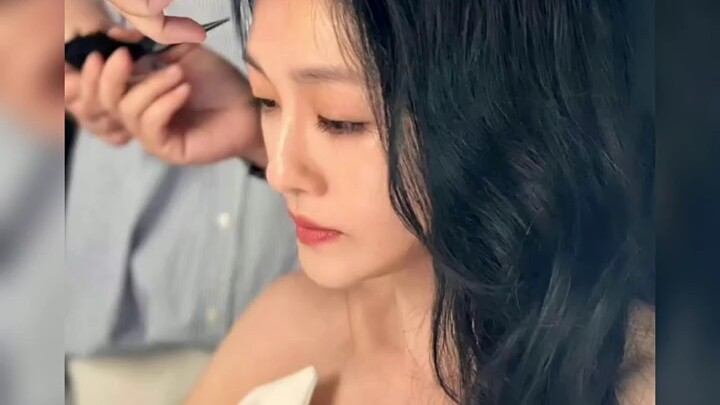 “Menjadi cantik belum tentu dicintai, tetapi saat dicintai, seseorang pasti akan semakin cantik” — D