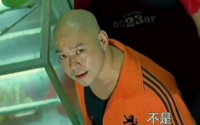 专挑软的揍？遇到狠人你连下跪的机会都没有！