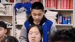 هل تتحكم المدرسة حتى في شرب الحساء؟