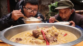 [Makanan]|"Angsa Rebus dalam Panci Besi"