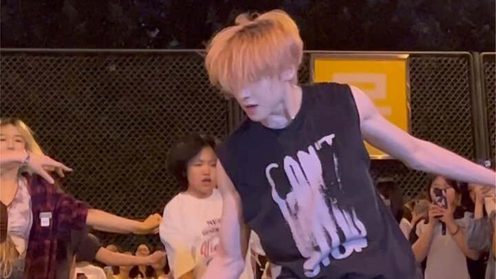 I got up and saw Teacher *** dancing the hero dance