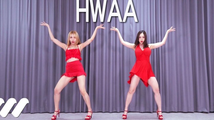 A mature and alluring red dress—let's revisit Waveya sisters' cover dance of girl group's "HWAA" tog