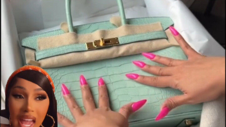Cardi B unboxing tas Hermes Birkin ASMER, yang susah tidur silakan tonton!