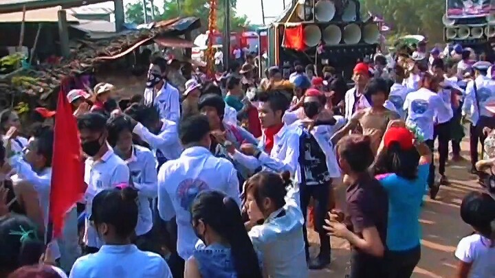၁၃ရရ မီးပုံပွဲ(ခ)အ်ှေဒါန် ရောသမမွှေ ဗီဒီယိုရွှေယဉ်ထော