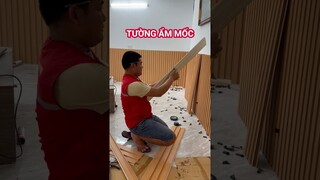 Thi công tấm ốp lam sóng lên tường gạch men