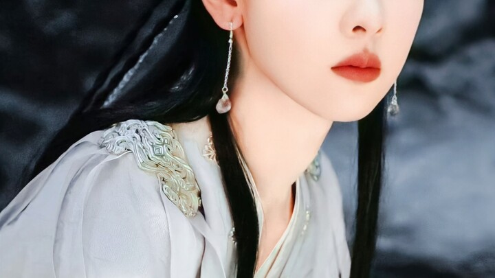 Oh my god… This is why her acting has improved so dramatically!