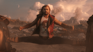 Klip pertarungan "Thor 4: Love and Thunder".