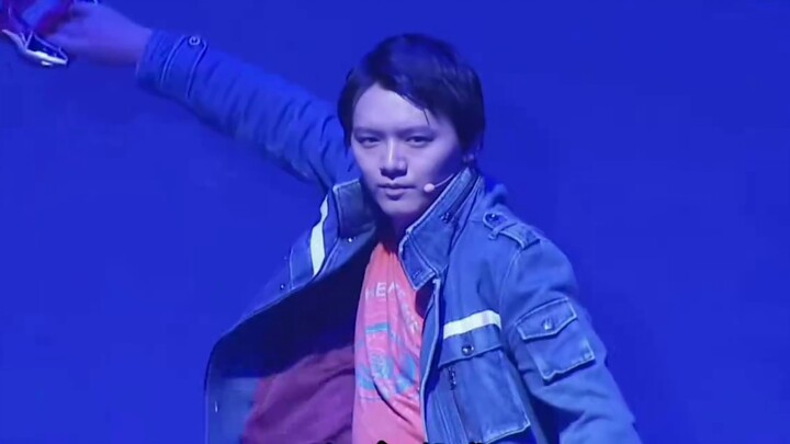 What happens when Ultraman plays Genshin Impact?