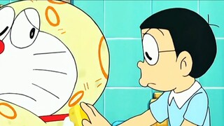 Doraemon terus berubah warna, berubah menjadi apa pun yang disentuhnya