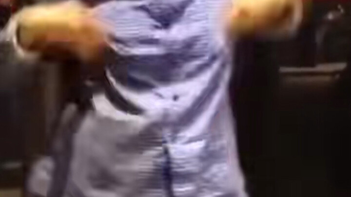 Nenek berusia 70 tahun menari di jalan tak kalah dari grup idola wanita, netizen langsung berseru: N