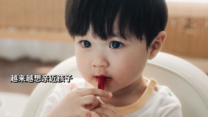 Dia tak tega melihat bayinya menjadi yatim piatu, karena dia sendiri sudah pernah mengalami masa kec