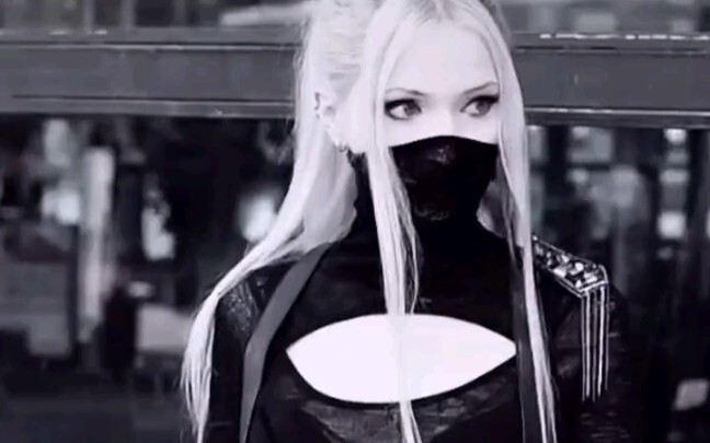 Satu-satunya yang bisa menguasai rambut putih: Kaisar Penguburan Langit #Goth #Setiap Tahun Saat Bun