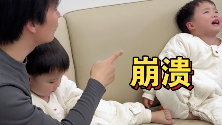 Ông bố cứ lo hai đứa sinh đôi không đánh nhau, tôi bảo ông sao lại chọc chúng làm gì!!