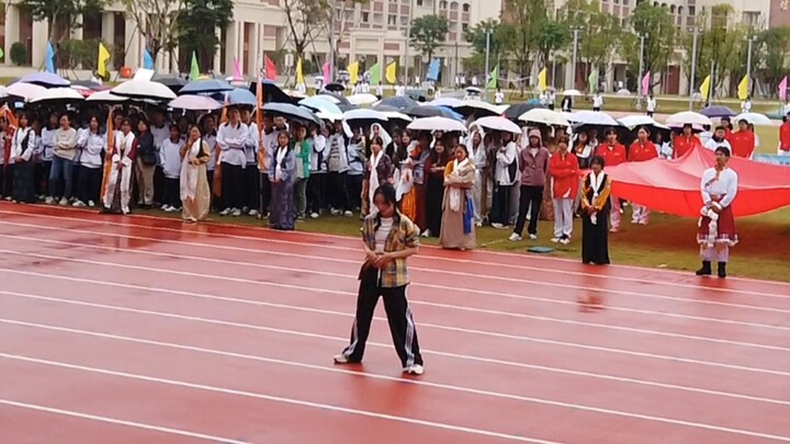 The solo "BoomBoomBass" at the opening ceremony of the Zhangzhou No. 3 Middle School Sports Meet is 