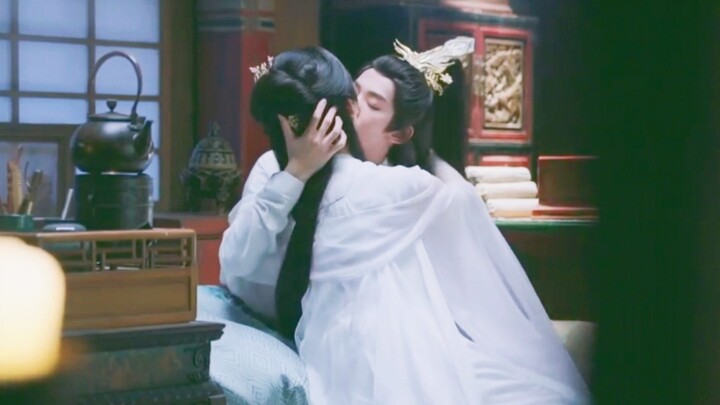 ใครจะเข้าใจ! ทั้งอึดอัดทั้งเจ็บปวด! เธอกลืนกินความบริสุทธิ์ของอู๋อู๋จนหมดสิ้น แต่ในใจกลับมีเพียงเสี่