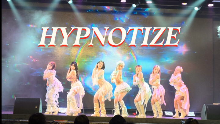 Bảy người bảy sắc! Phong cách cung đình cực chất! Bùa mê của XG do Alphakko hoàn thành! Vũ đạo HYPNO