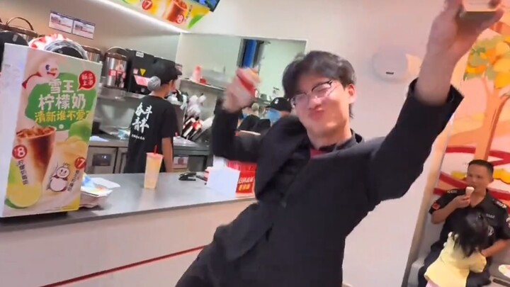 据说这哥们的悬赏已经超过路飞了