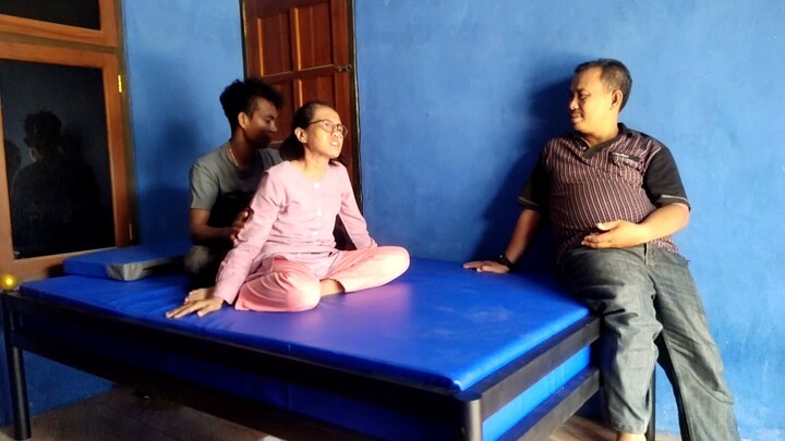 Mengalami cedera bahu DISLOCATION - TOTOK SARAF