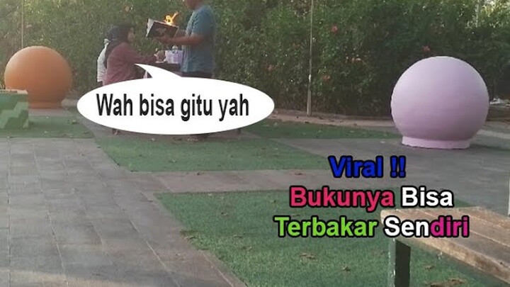 Prank Sulap - Viral ! Bukunya Tiba-tiba mengeluarkan api