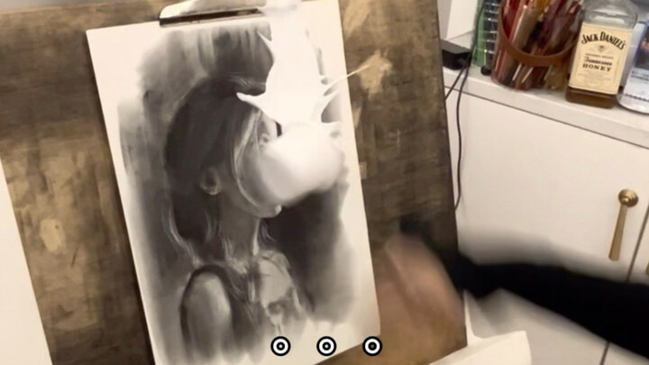 Menggambar sampai-sampai jadi emosi begitu?