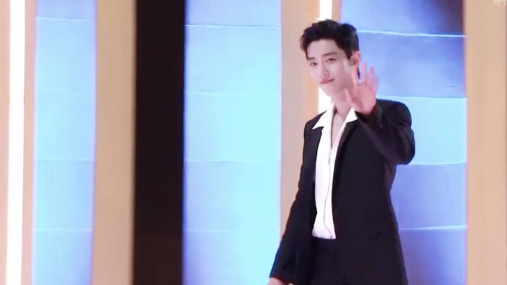 “ทั้งดูโบราณและร่วมสมัย” คือเงื่อนไขจำเป็นและเพียงพอของความหล่อระดับสุดยอดของนักแสดง｜เซียวจ้าน