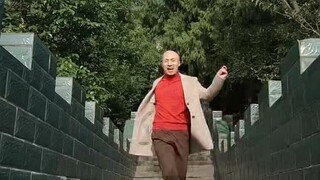 Waktu yang cerah dan menyenangkan, ayo sering keluar dan berjalan-jalan serta melompat-lompat!~ #Gar