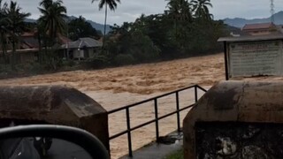 banjir sumatra ketika debit air naik awal