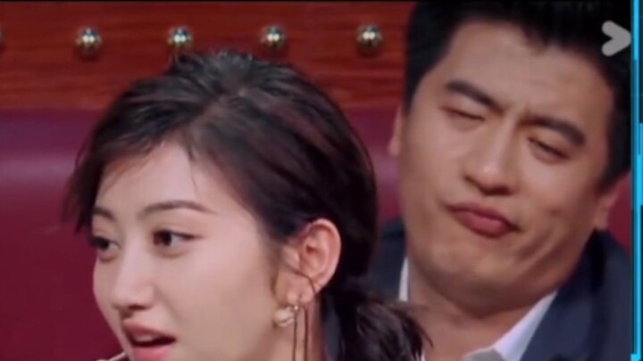 Thưa thầy Trương Tuyết Phong, đôi mắt của thầy rốt cuộc có thể nhìn xa đến đâu?