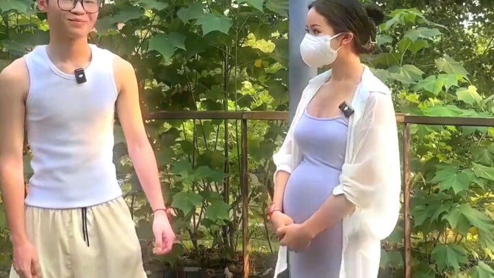 "Apakah kamu menyukai bayi?"