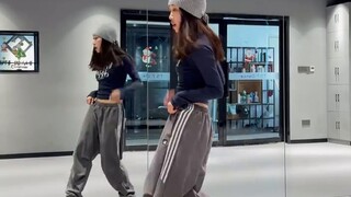 【วัน】ท่าเต้นของ Jho x Howl ในเพลง "StandingNextToYou"