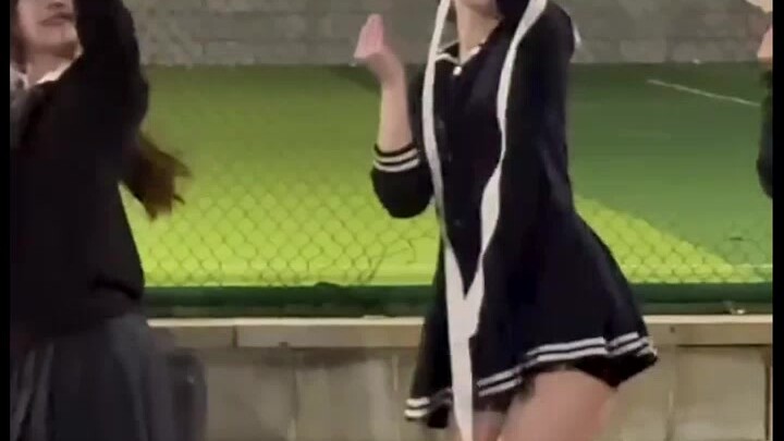 [Dongbei University of Finance and Economics]: Campus K-pop dance performance, the vibe is off the c