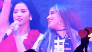 كاميلا كابيو تظهر بشكل مفاجئ على المسرح مع جينجي سو في أغنية Liar!