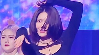 This is Girls' Generation! [Choi Sooyoung] covers a medley of five-generation girl groups: IAM, Anti