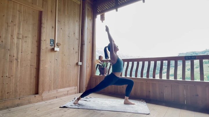[Lu Yi] Tập yoga giữa thiên nhiên vào sáng sớm! Có một ngày tuyệt vời!
