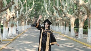 Lễ tốt nghiệp là dịp nhảy theo bài "Qunqing" ✰