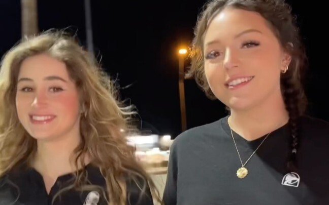 Hazey_Haley Duo Delivers Food — Stop抢 it, just give it to him already!!!